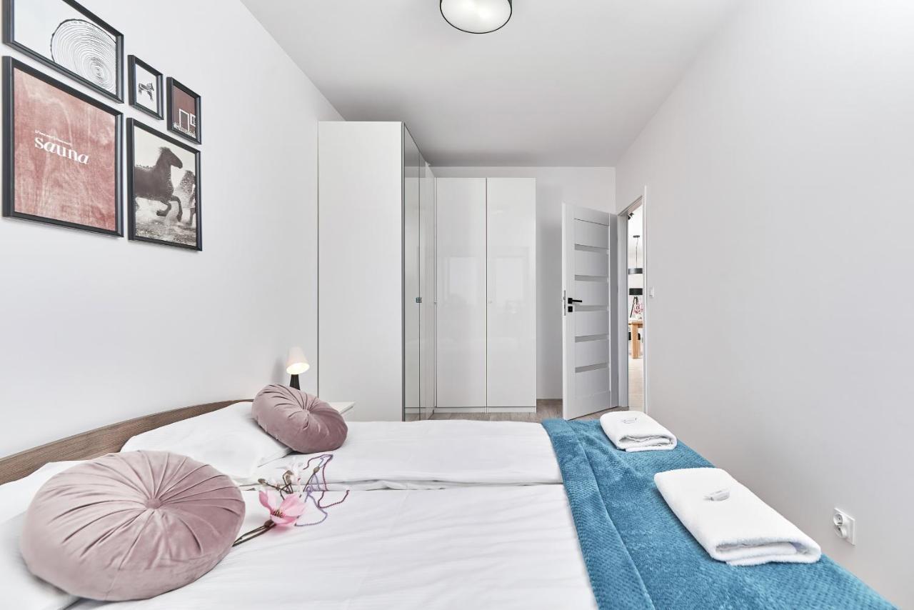 Exclusive Apartments Teczowa With Underground Parking By Noclegi Renters Wrocław Kültér fotó