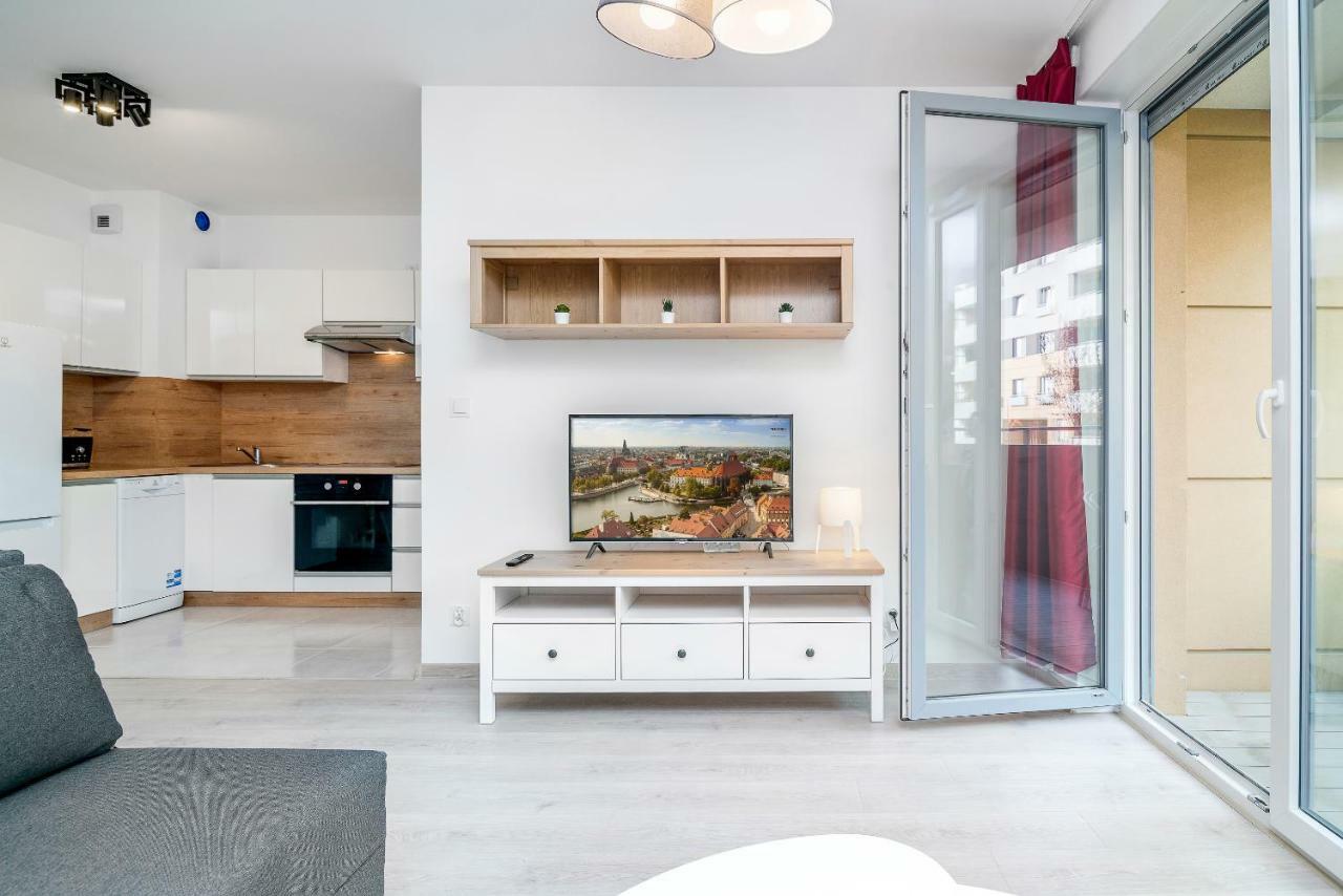 Exclusive Apartments Teczowa With Underground Parking By Noclegi Renters Wrocław Kültér fotó