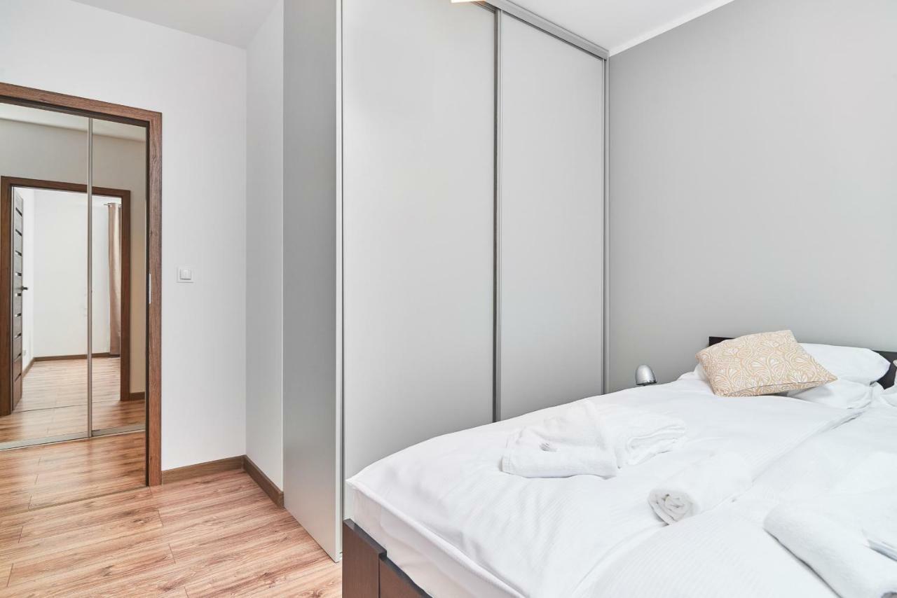 Exclusive Apartments Teczowa With Underground Parking By Noclegi Renters Wrocław Kültér fotó
